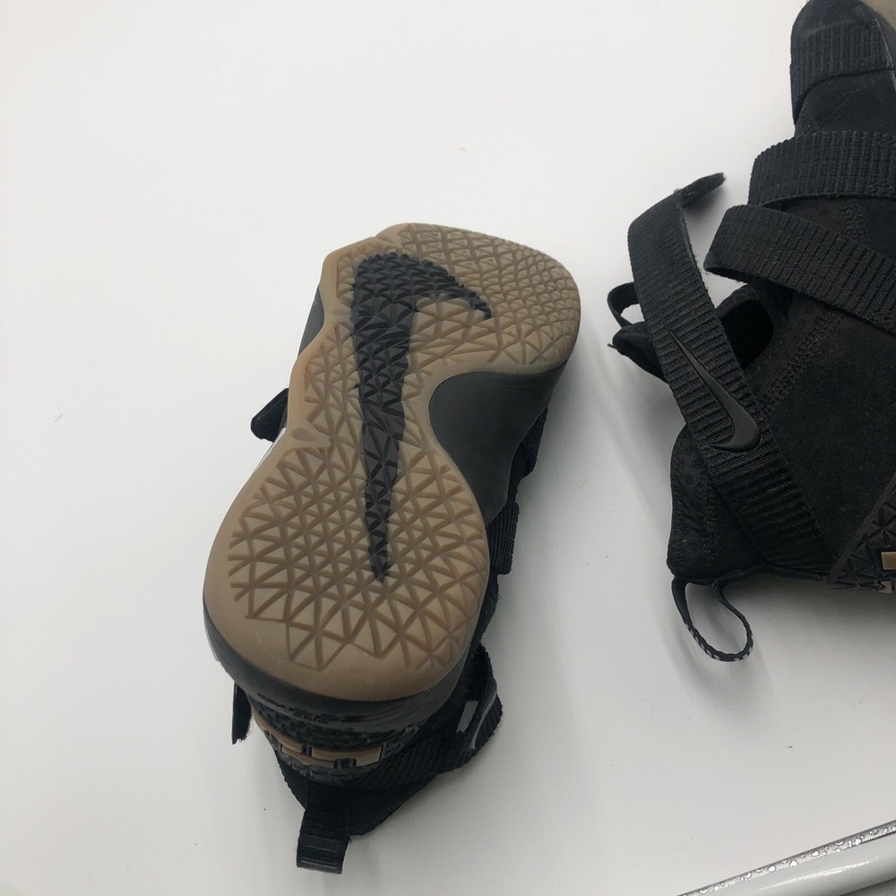 Nike LeBron Soldier Black Gum Youth‎ Size 5y Basketball Shoes Sneakers EXCELLENT - Picture 13 of 16
